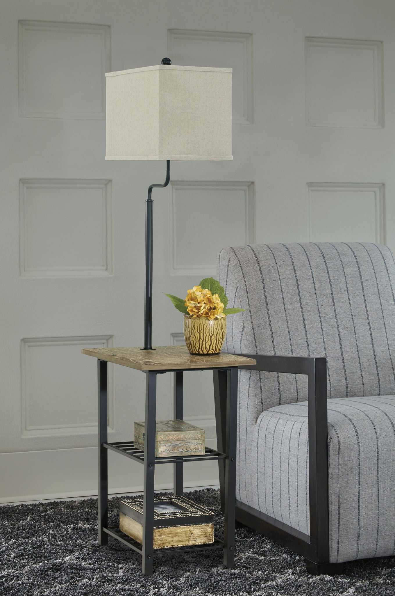 Shianne - Metal Tray Lamp  - Black