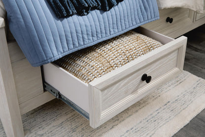 Darbonton - Panel Storage Bed
